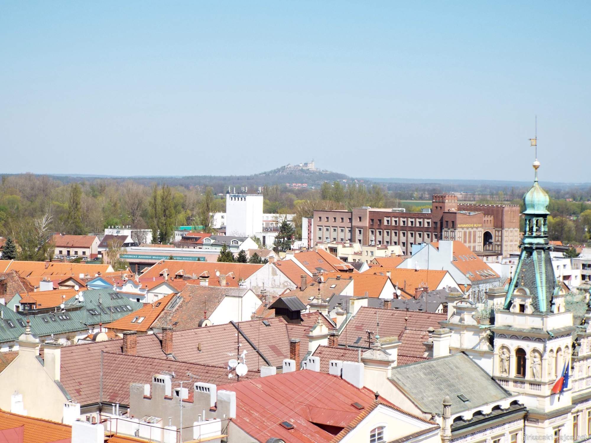 Pardubice - Zelená brána 29 - výhled na Kunětickou horu